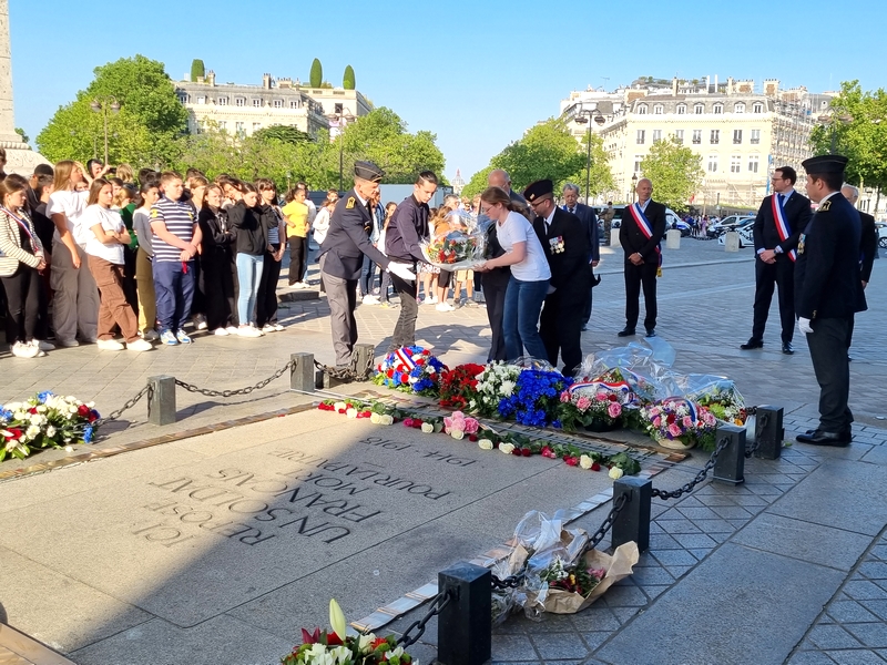 Les Collégiens De Châteauvillain Ravivent La Flamme | Académie De Reims